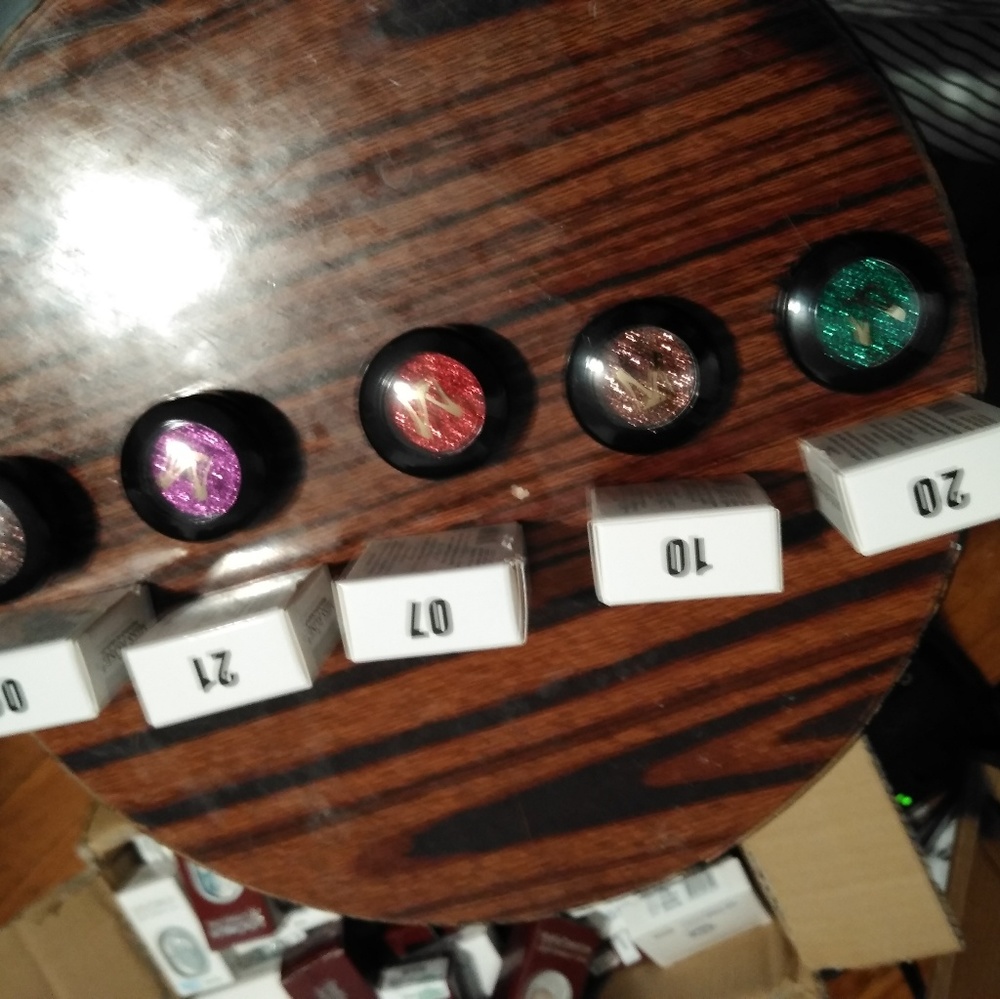 Eyeshadow - Picture 6 of 8